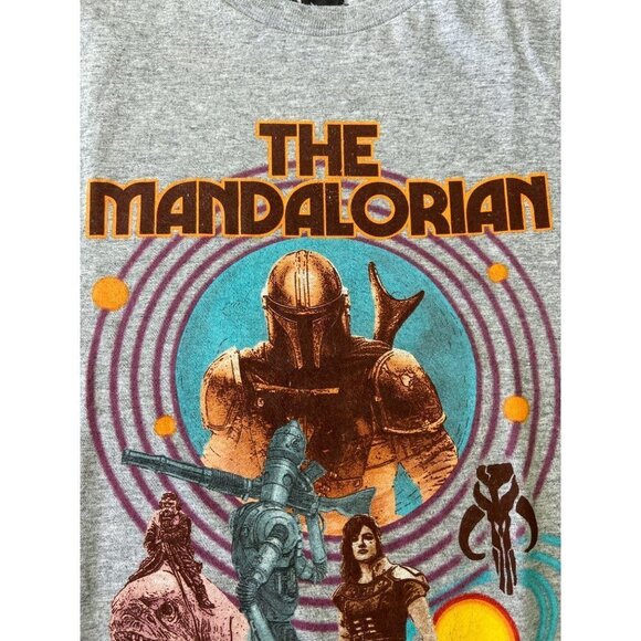 ✨2/$20✨ Star Wars The Mandalorian Grey T-shirt Large - Picture 3 of 6